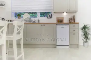 Russell Hobbs White Freestanding Slimline Dishwasher RHSLDW2