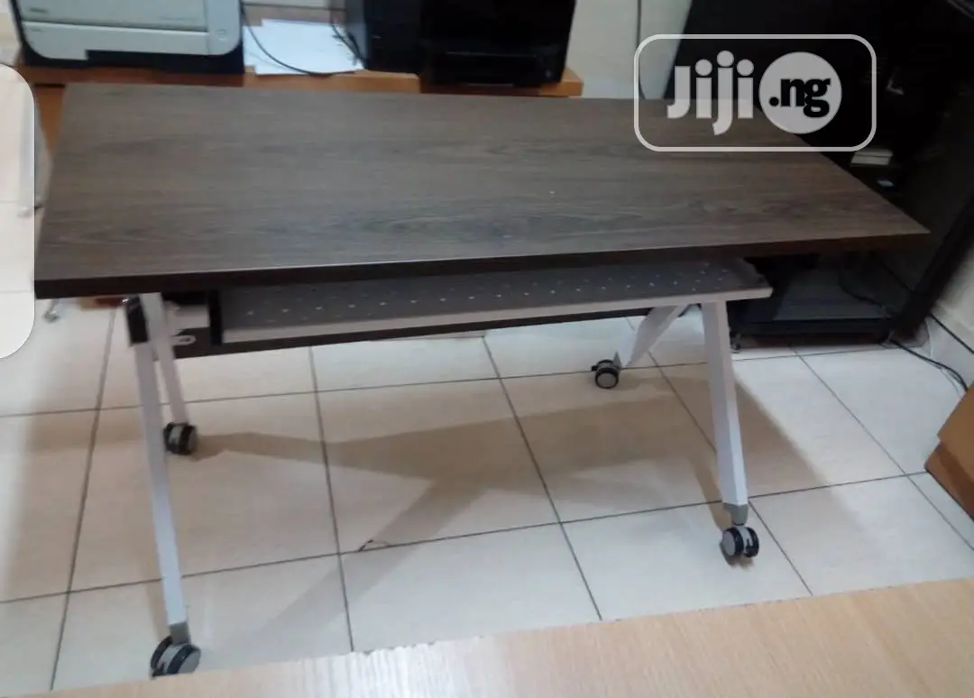 Foldable Training Table