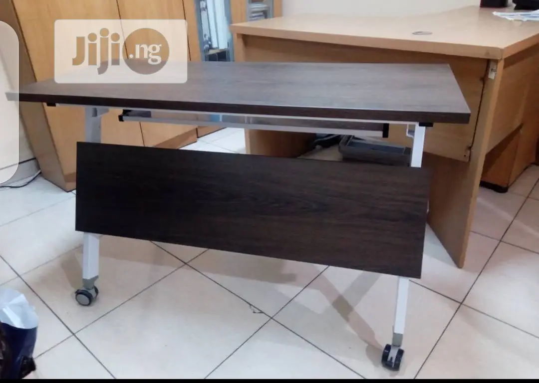 Foldable Training Table