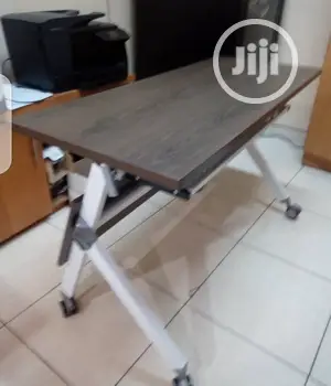 Foldable Training Table
