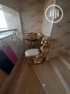 Gold Toilet Set