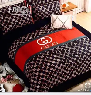 Designer's Duvet, Bedsheet With 4 Pillow Cases