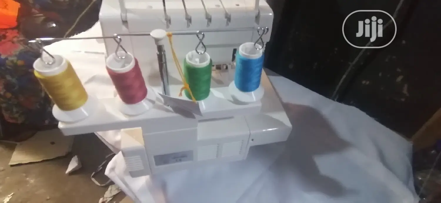 Crown 3/4 Thread Serger Model 610