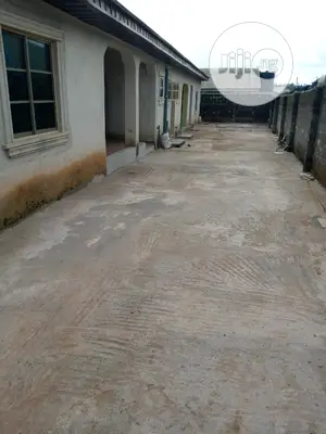 3bdrm Bungalow in Ipaja for rent