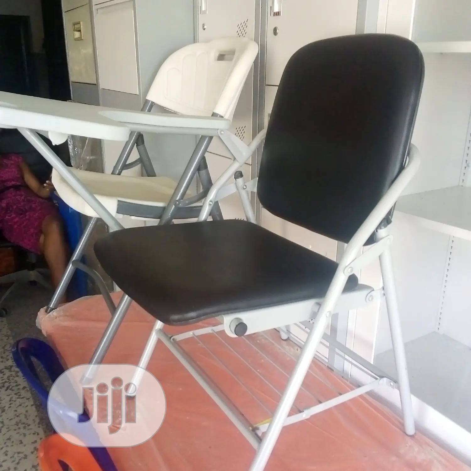 Very Strong Foldable Chairs With Writing Top