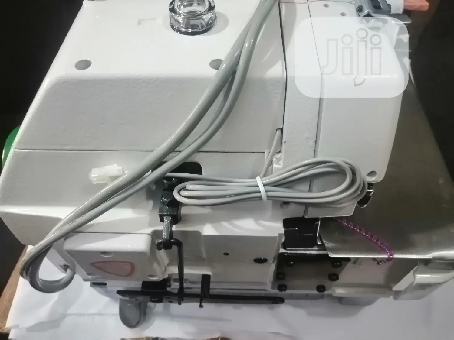 Hudong Direct Drive Overlocking Machine.