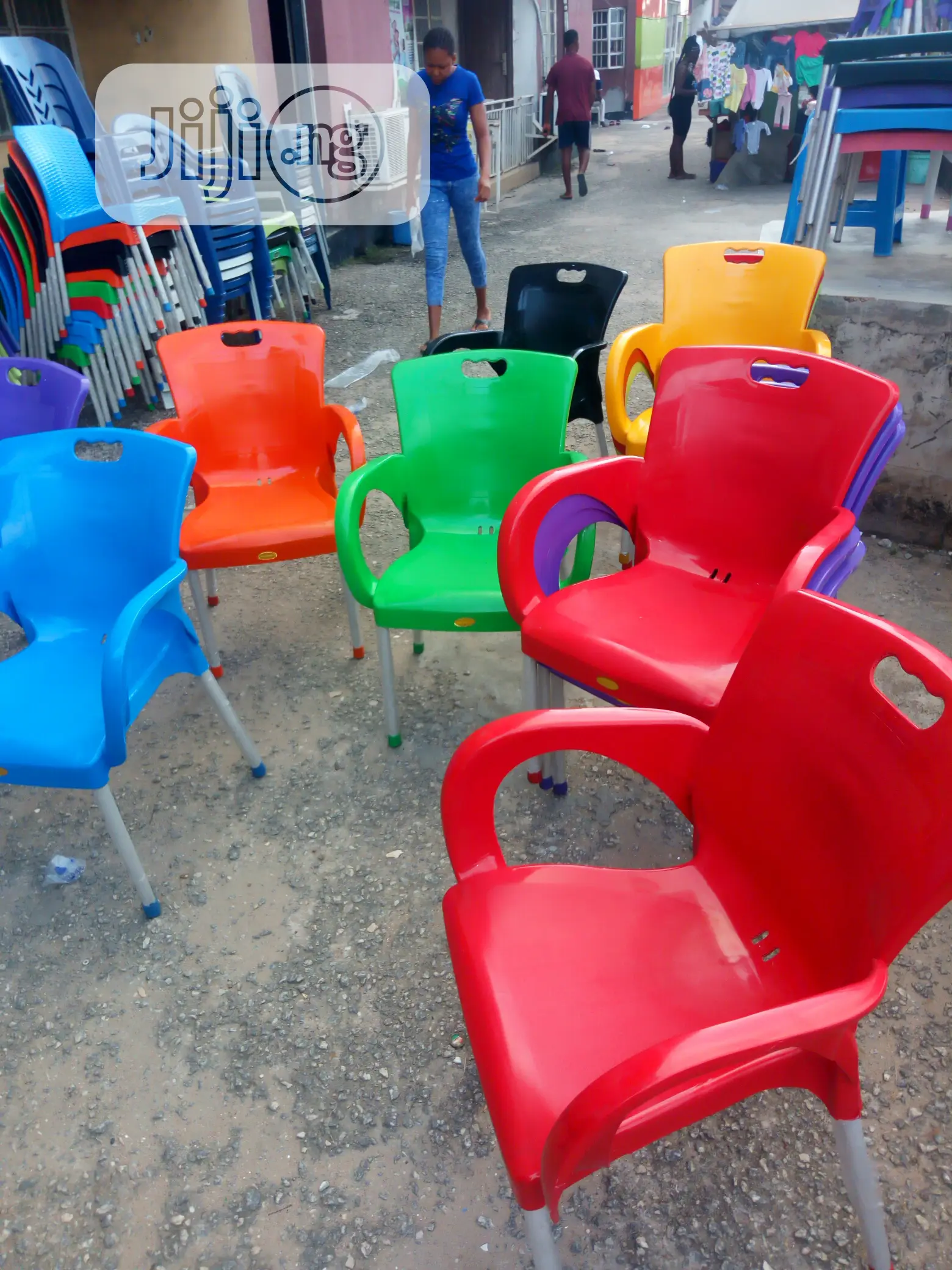 Strong Iron Leg Plastic Chair With Arm Rest