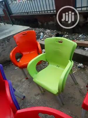 Strong Iron Leg Plastic Chair With Arm Rest