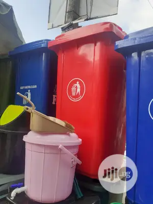 240liter Moveable Waste Bin