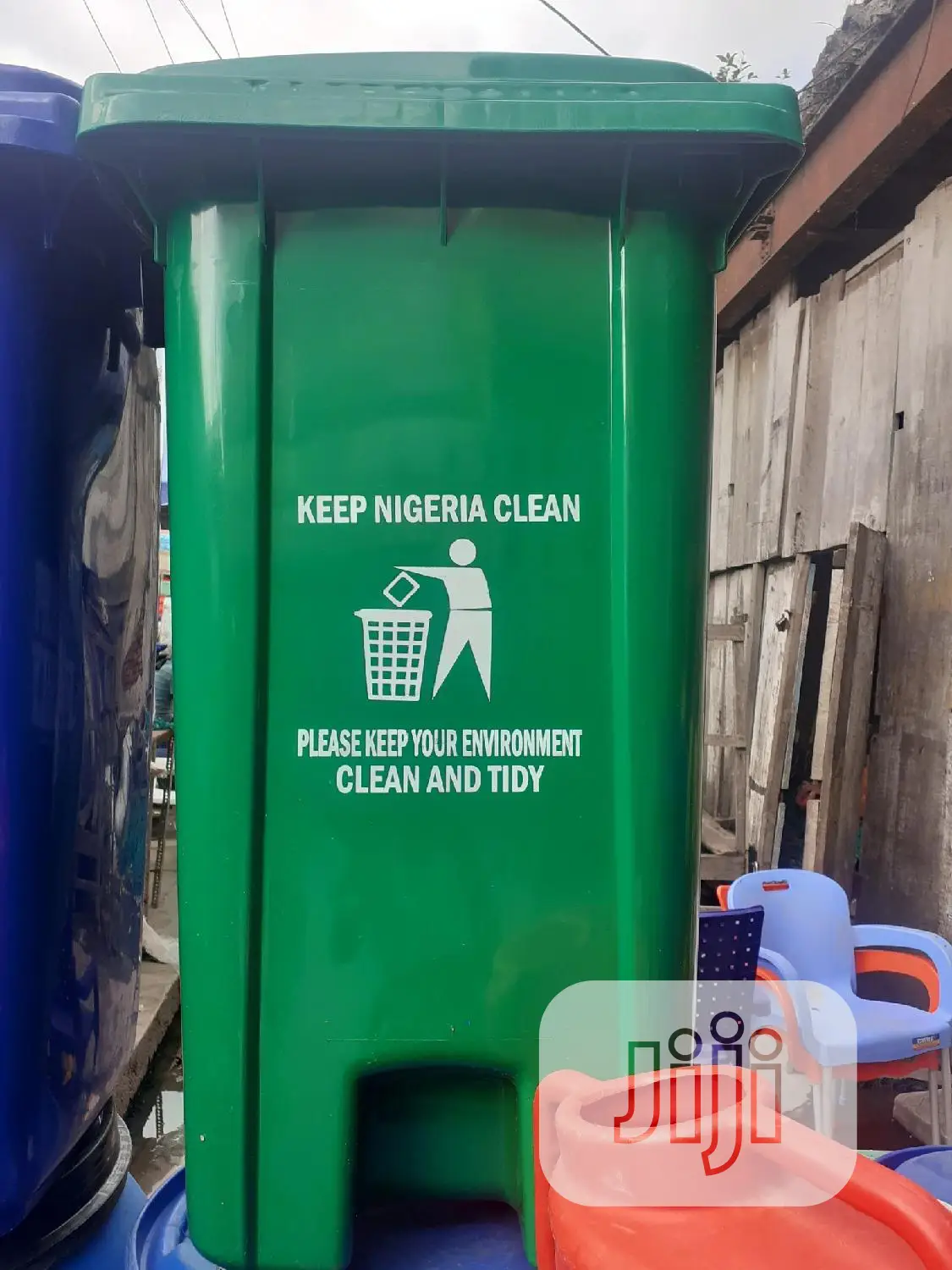 240liter Moveable Waste Bin