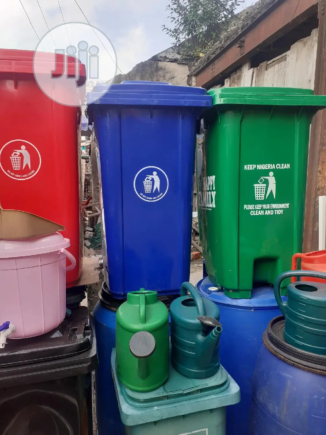 240liter Moveable Waste Bin