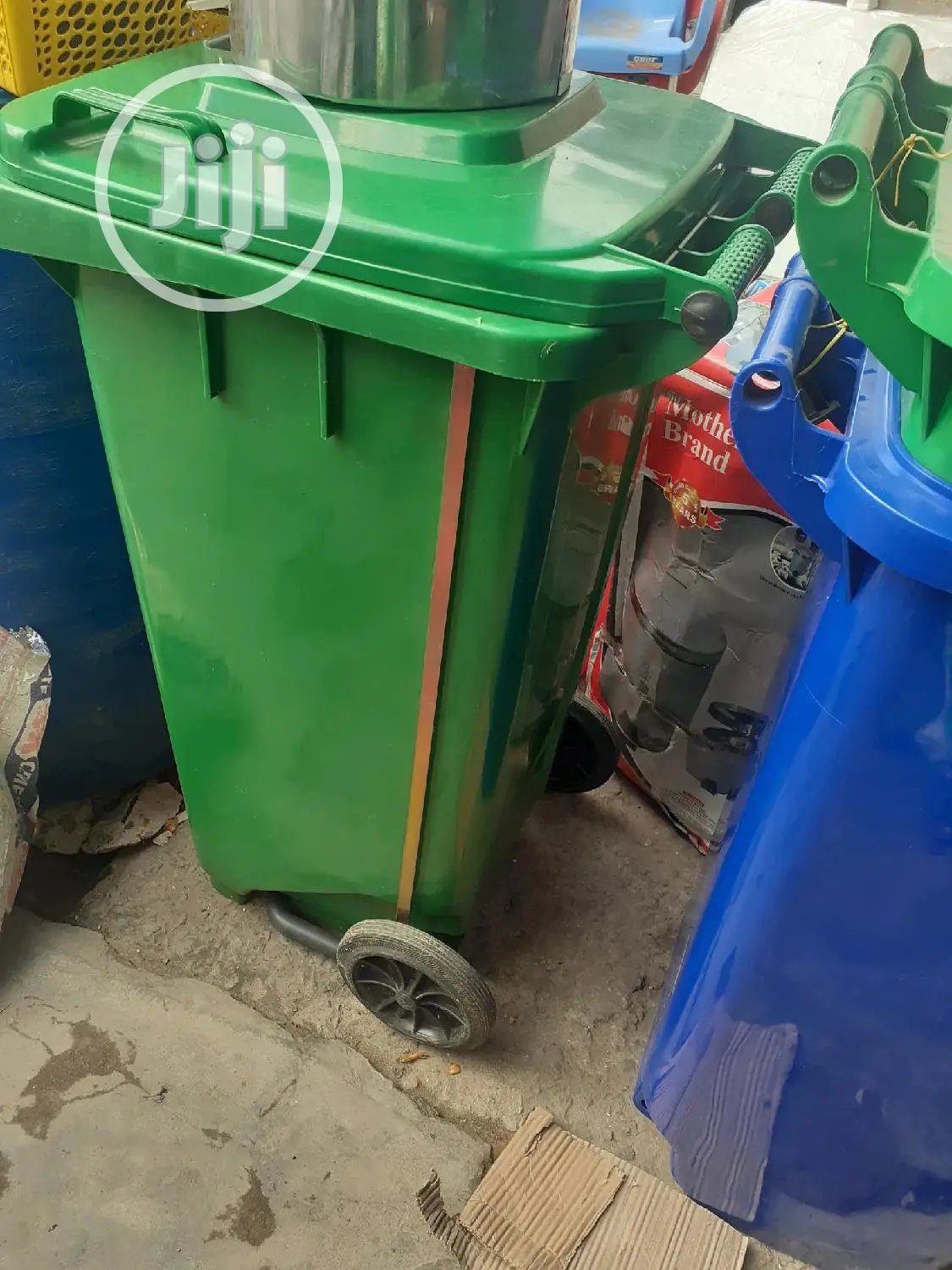 240liter Moveable Waste Bin