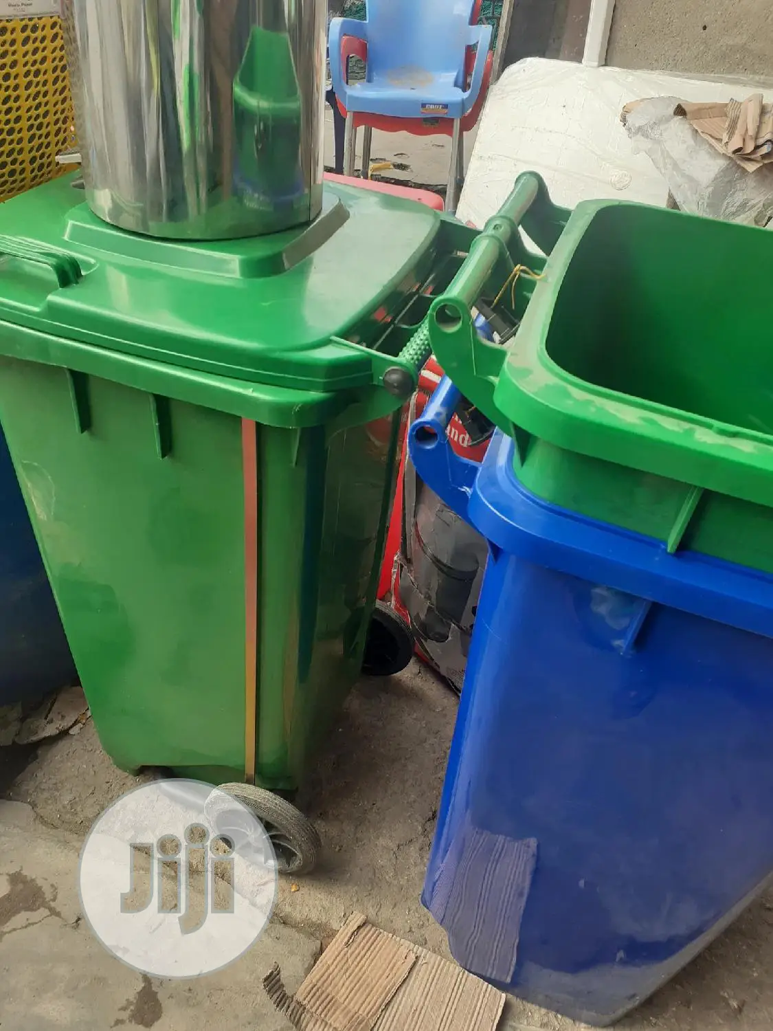 240liter Moveable Waste Bin