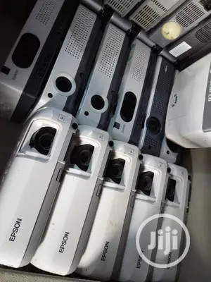 UK Used Epson Projector With Large Image