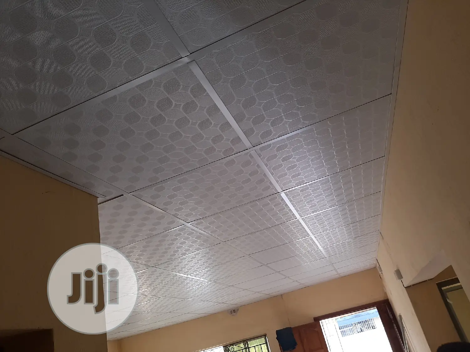 Suspending Ceiling, Dryway Plasterboard, Wooden Floor.