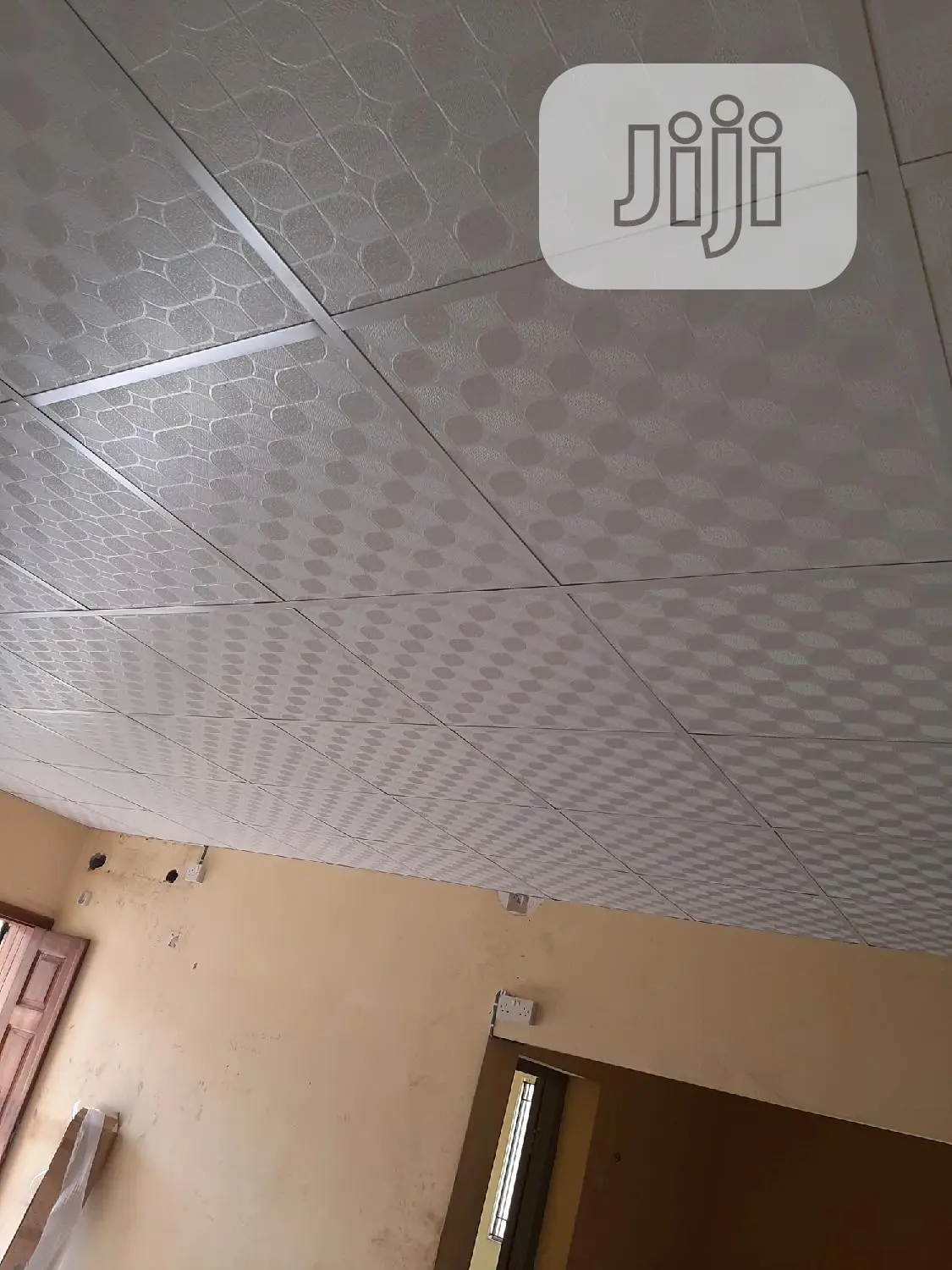 Suspending Ceiling, Dryway Plasterboard, Wooden Floor.