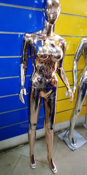 Rose Gold Faceless Busty Woman Mannequins