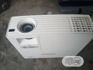 Hitachi 3000 Lumens 3D Ready HDMI Xga DLP Projector