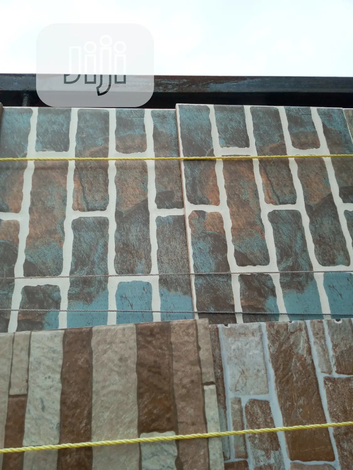 External Crack Wall Tiles
