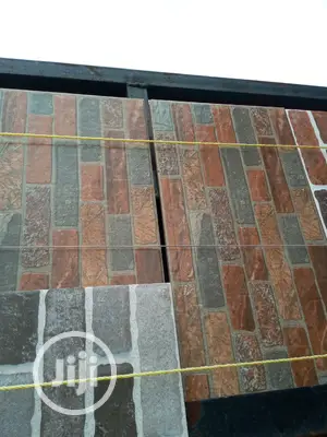 External Crack Wall Tiles