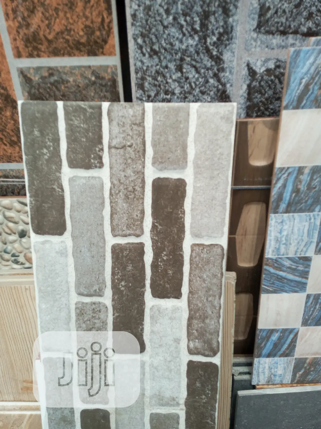 External Crack Wall Tiles