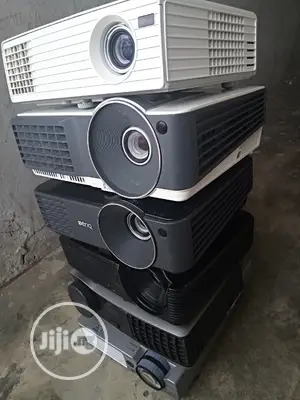 Direct London Use Projectors 2500 Lumens