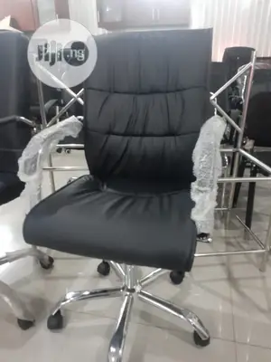 107 Medium Executive Chair