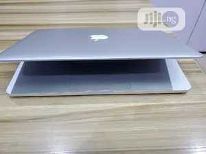 Laptop Apple MacBook Pro 8GB Intel Core I7 SSD 256GB