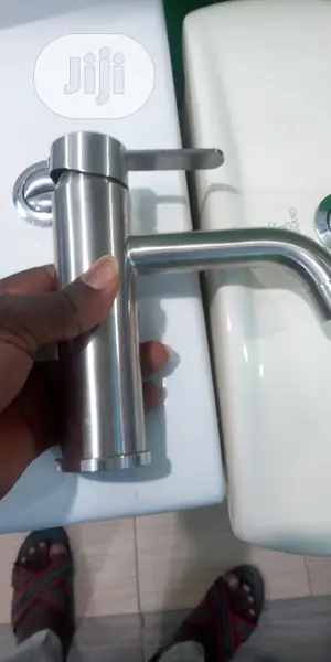 Heavy Gage Basin Mixer Tap Hot And Cold