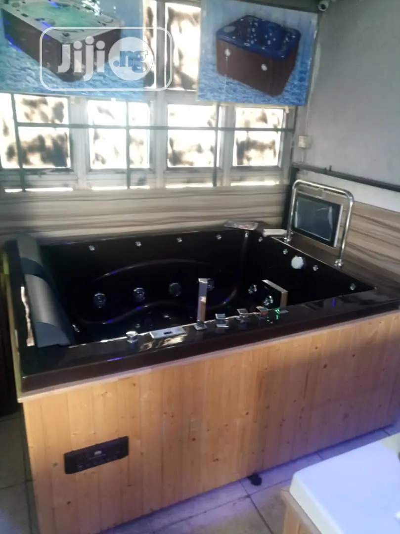 Biggest and Thickest Double Pump Jacuzzi