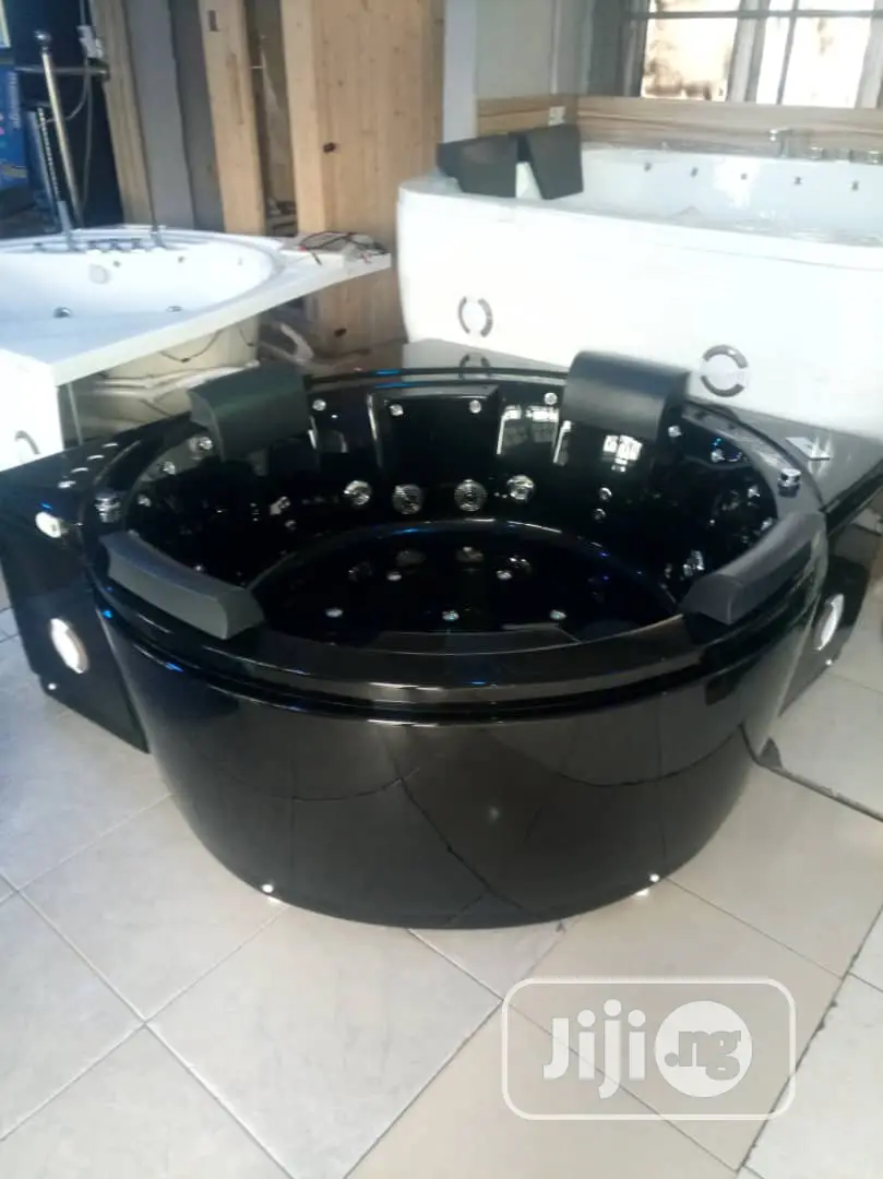 Large Size Jacuzzi With 3 Machine