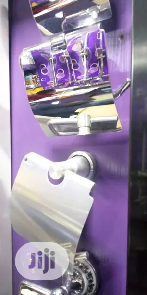 Simple Tissue Holder