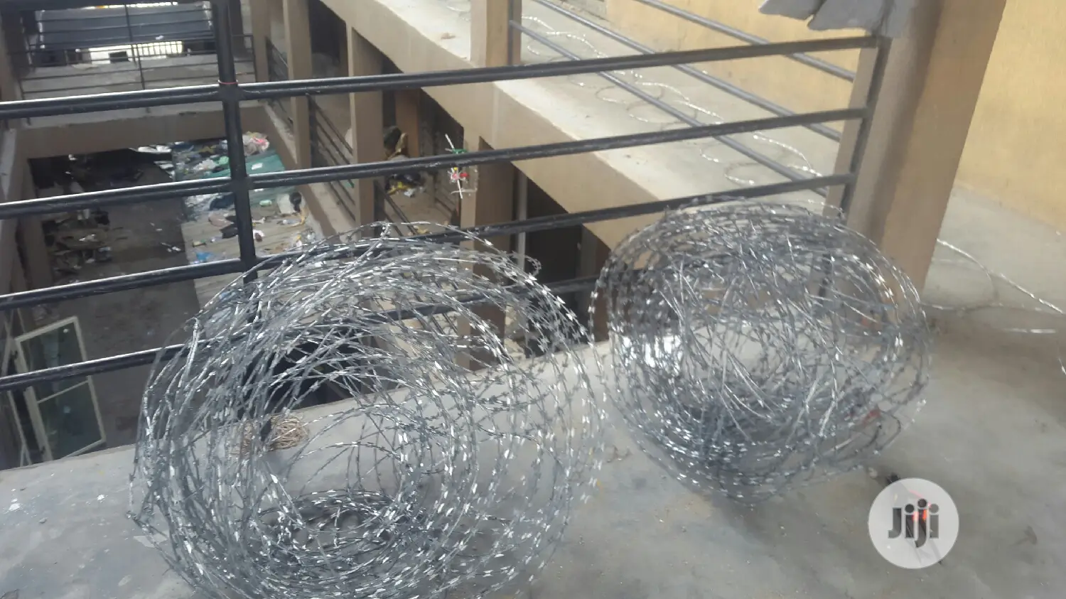 Mtn Pattern Razor Wire