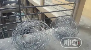Mtn Pattern Razor Wire