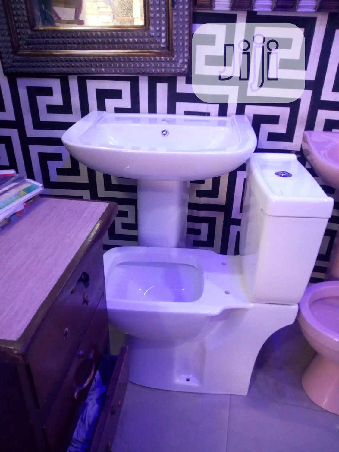 W/C Set With Basin