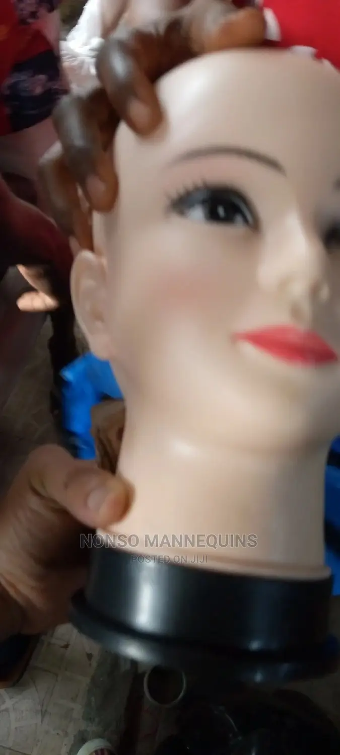 Smal Head Plastic Mannequin Display