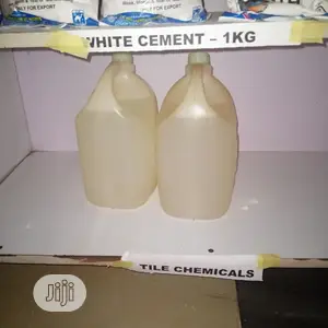 Undiluted Chemical for Cleaning Tiles