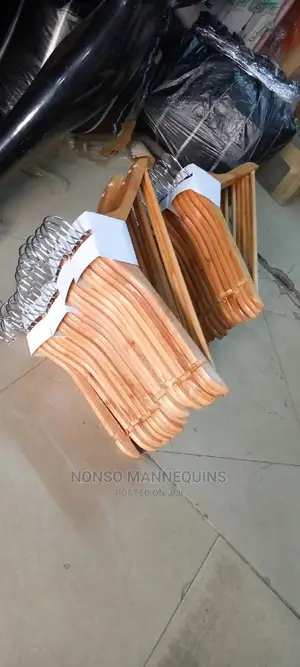 10pieces Per Bundle Wooden Hangers
