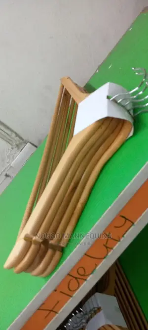 10pieces Per Bundle Wooden Hangers