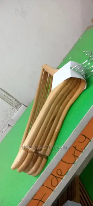 10pieces Per Bundle Wooden Hangers