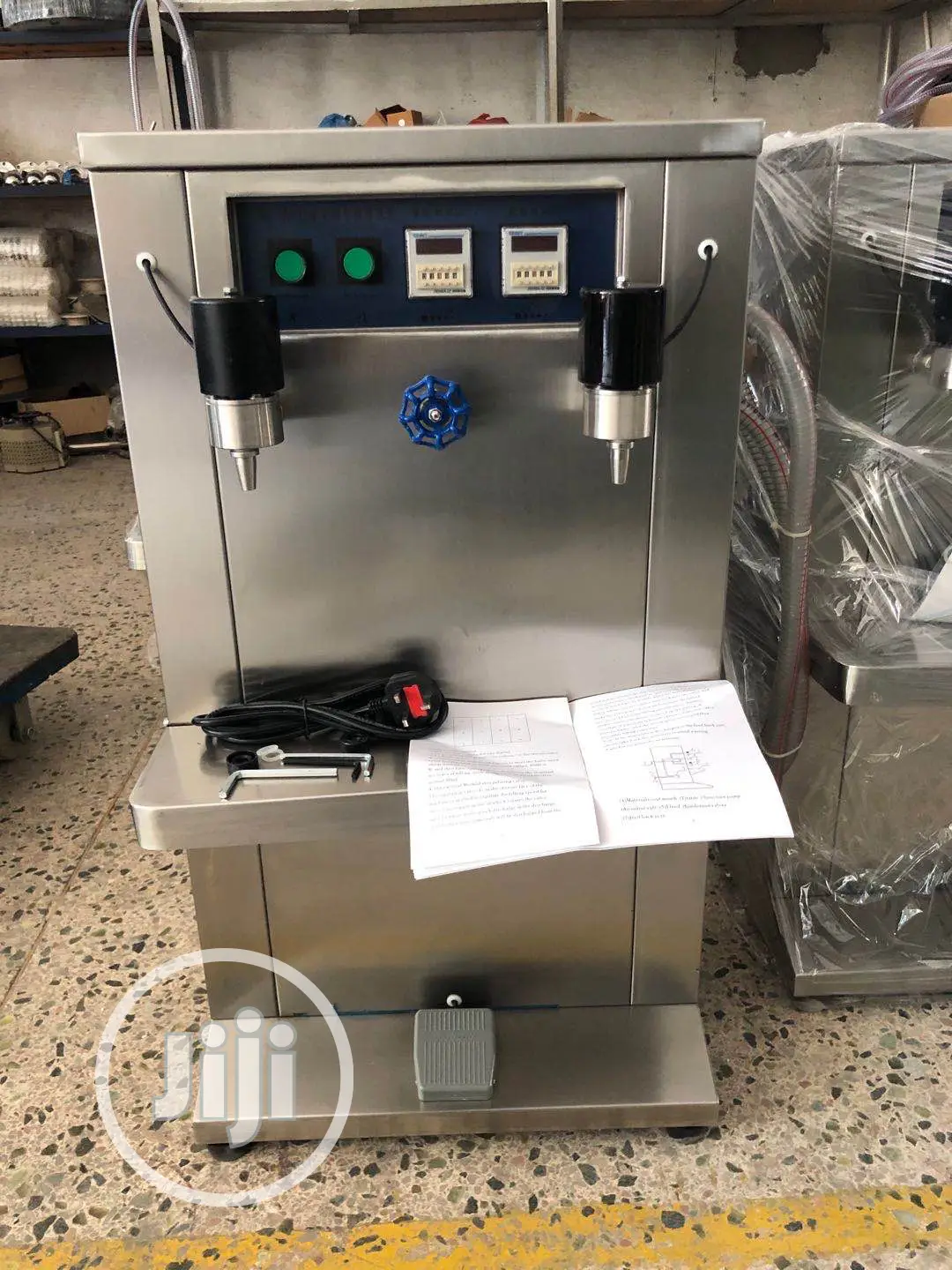 W-10 Double Nozzle Bottle Paste Liquid Filling Machine