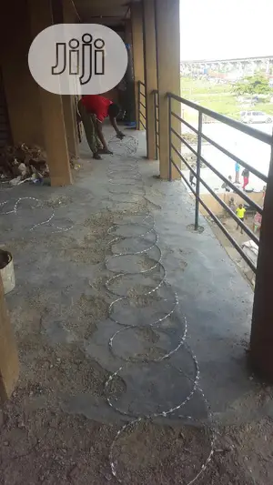 Mtn Pattern Razor Wire