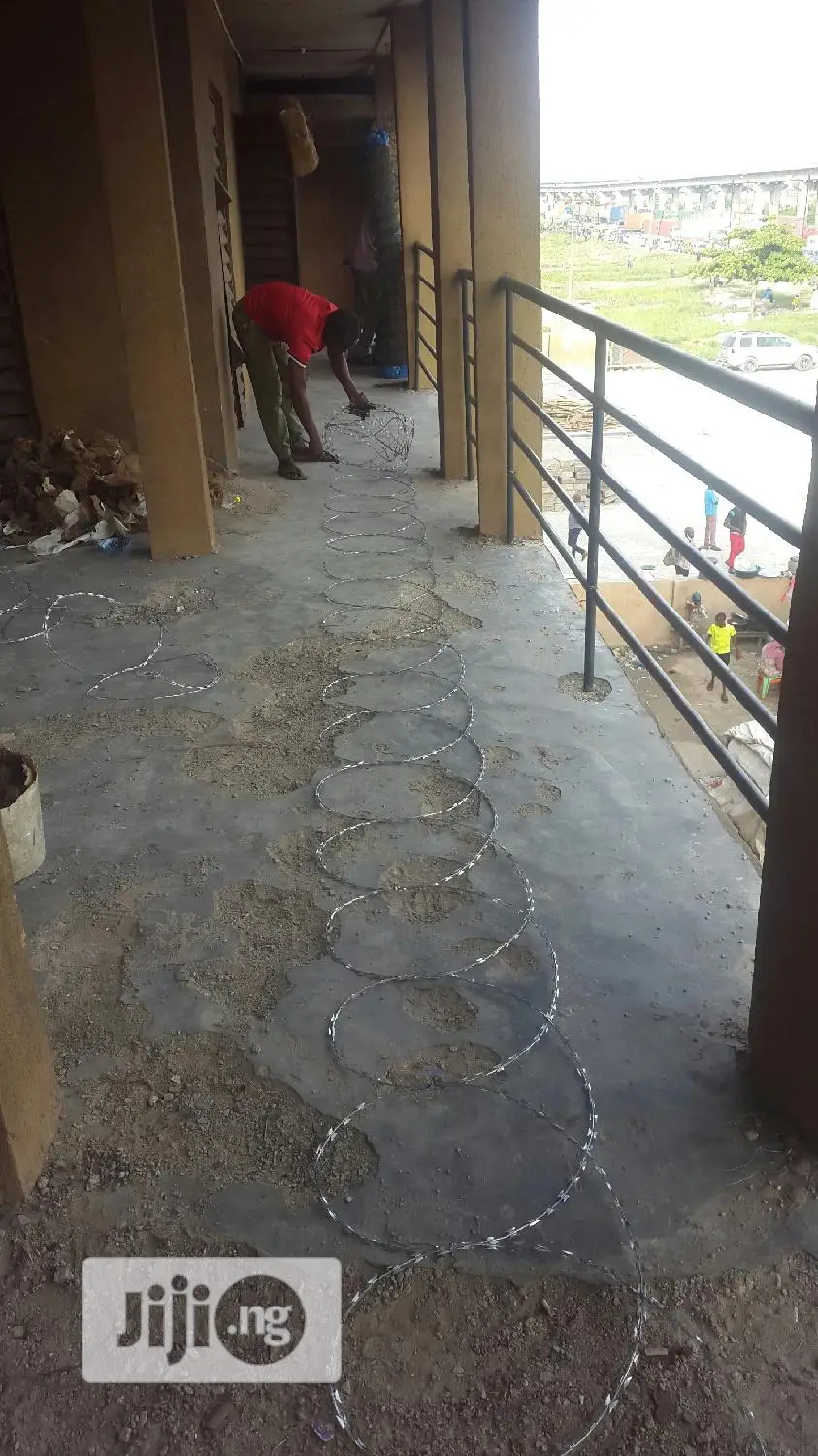 Mtn Pattern Razor Wire