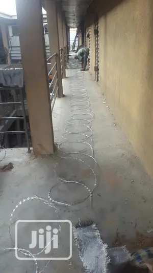 Mtn Pattern Razor Wire