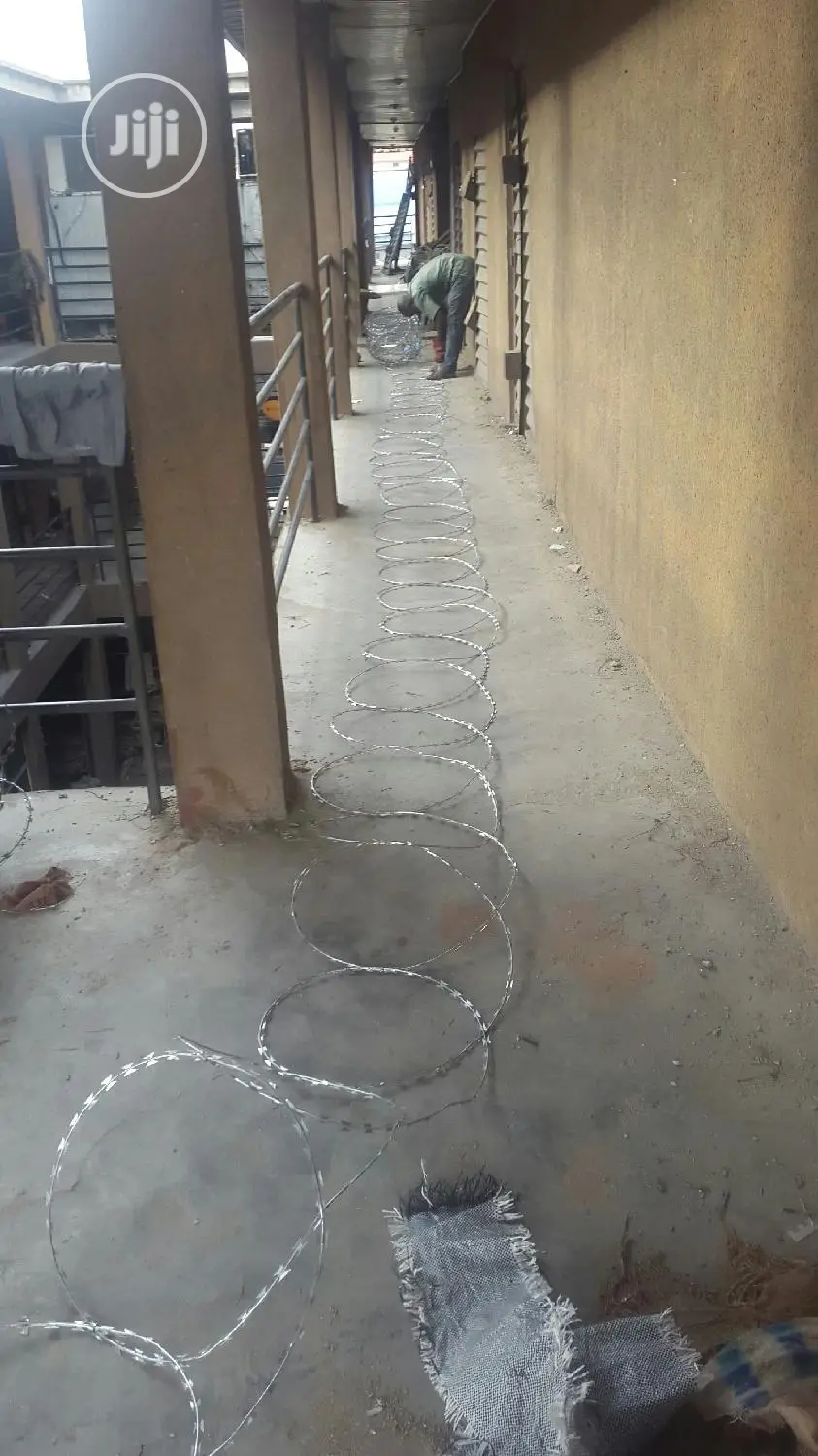 Mtn Pattern Razor Wire