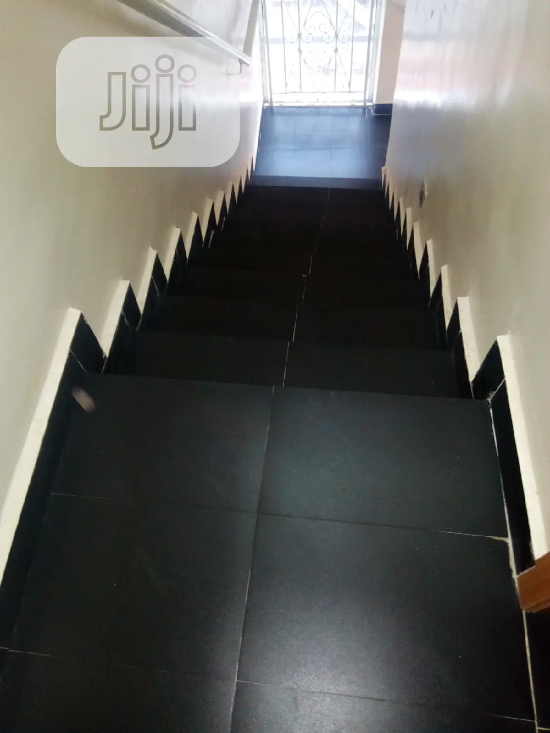 Professional Cleaning Services and Pos Constriction Cleanin