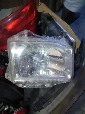 Headlamp for Nissan Pathfinder 2004 Model