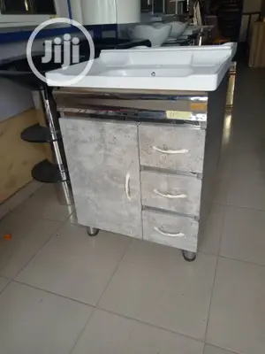 Quality Cabinet Basin With Mirror And Shelf