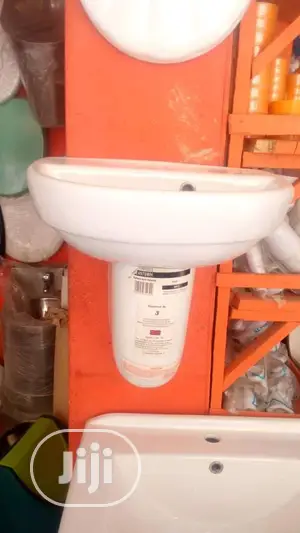 Twyford England Wall Hung Wash Hand Basin