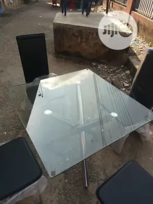 Dinninig Table With 4chairs